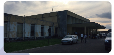 基桑加尼機場因屋面增加水箱、墻面增加幕墻等建筑物功能提升改造而增加荷載，對原有建筑質(zhì)量進行檢測鑒定